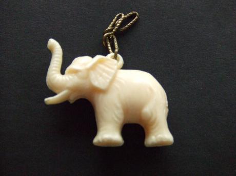 Olifant met slagtanden wit hanger